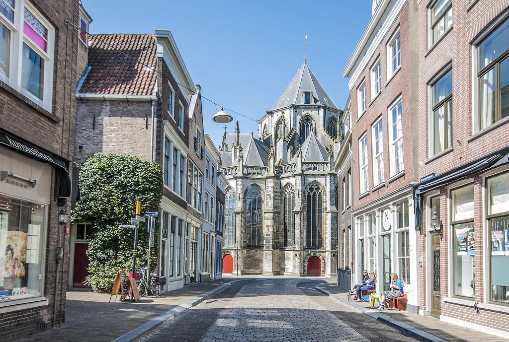 Blom Aan De Gracht Acomodação com café da manhã Dordrecht Exterior foto