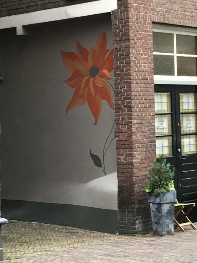 Blom Aan De Gracht Acomodação com café da manhã Dordrecht Exterior foto